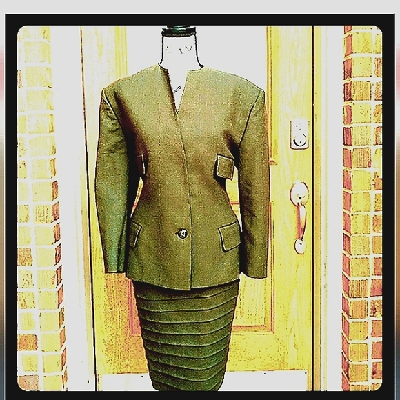 SALE! Gianni Versace 42 6 Olive Green Wool Rare Tailored Vintage Skirt Suit - Picture 10 of 10